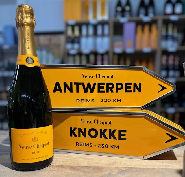 Veuve Clicquot arrows